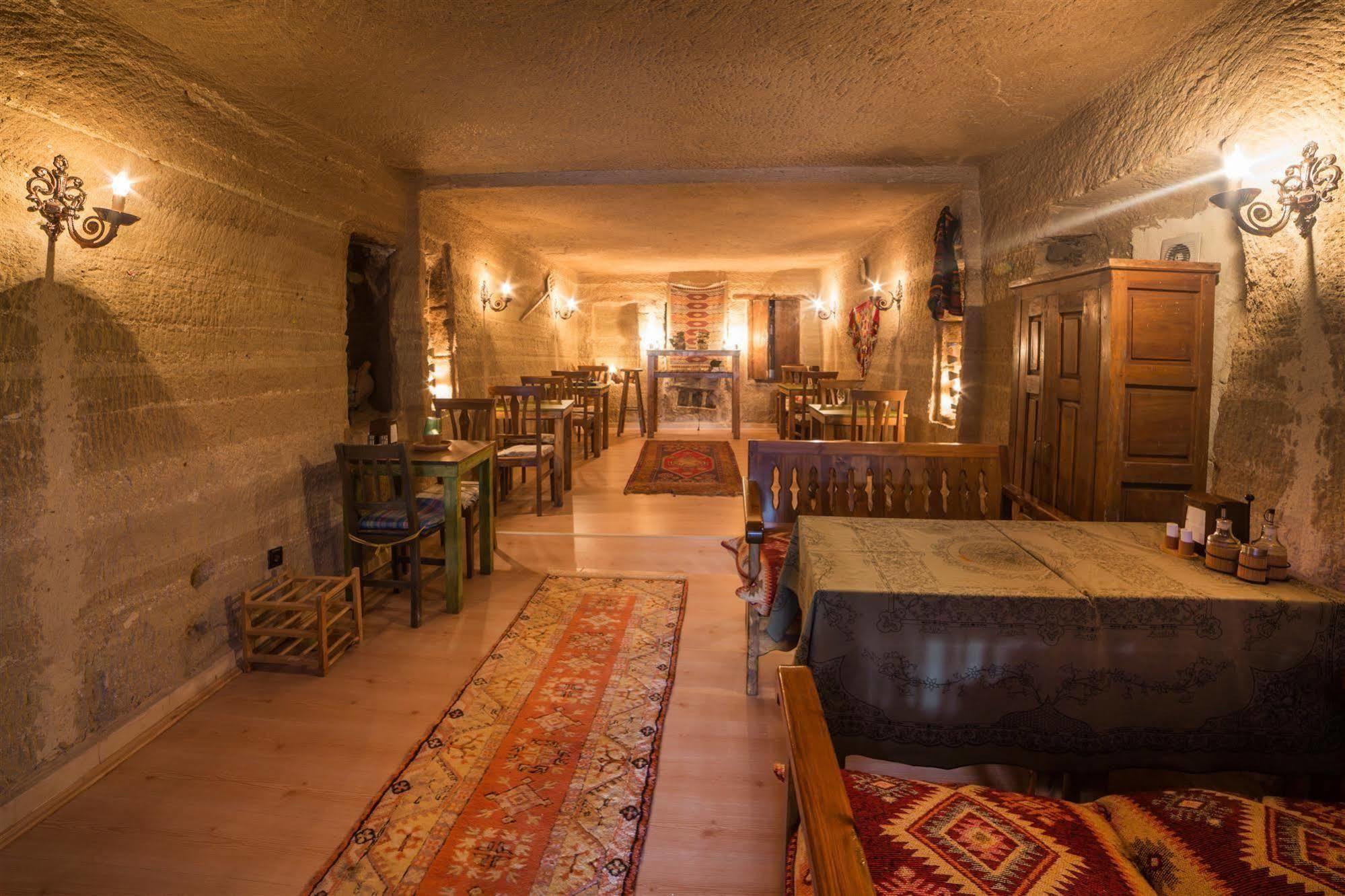 Oriental Cave Suites Гьореме Екстериор снимка